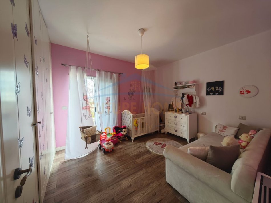 Tirane, shitet apartament 2+1+Aneks+Ballkon Kati 1, 111 m² 240.000 € (Liqeni i Thate)