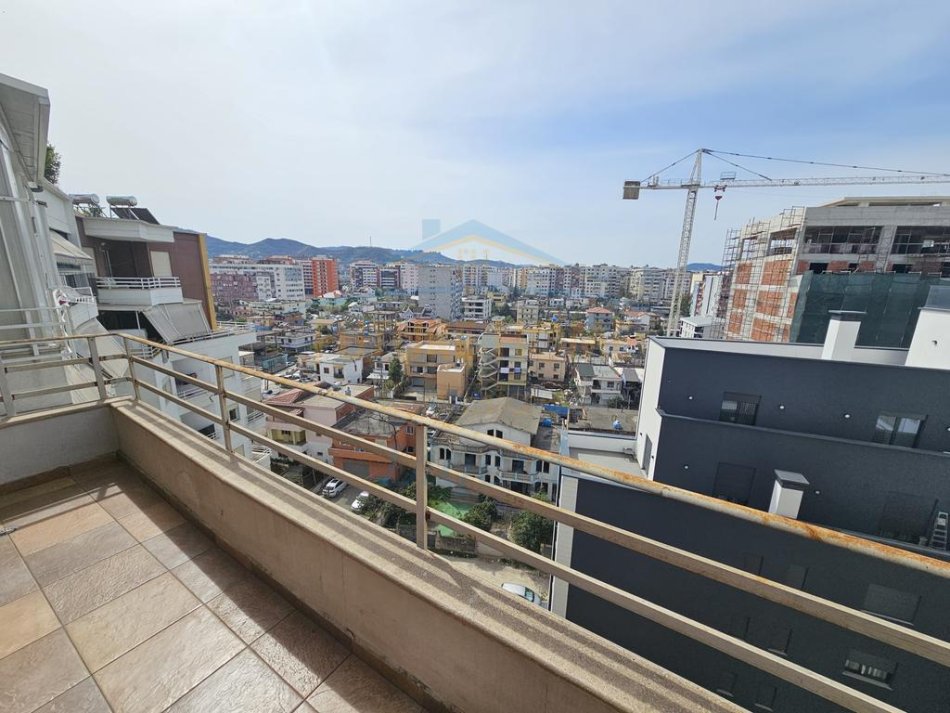 shitet apartament 2+1 Kati 8, 80 m² 125.000 € (Unaza e Re)