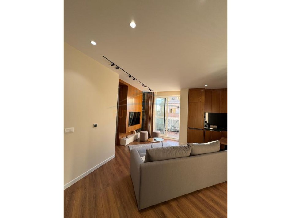 Tirane, shitet 2+1 , 280.000 € (KOPSHTI BOTANIK)