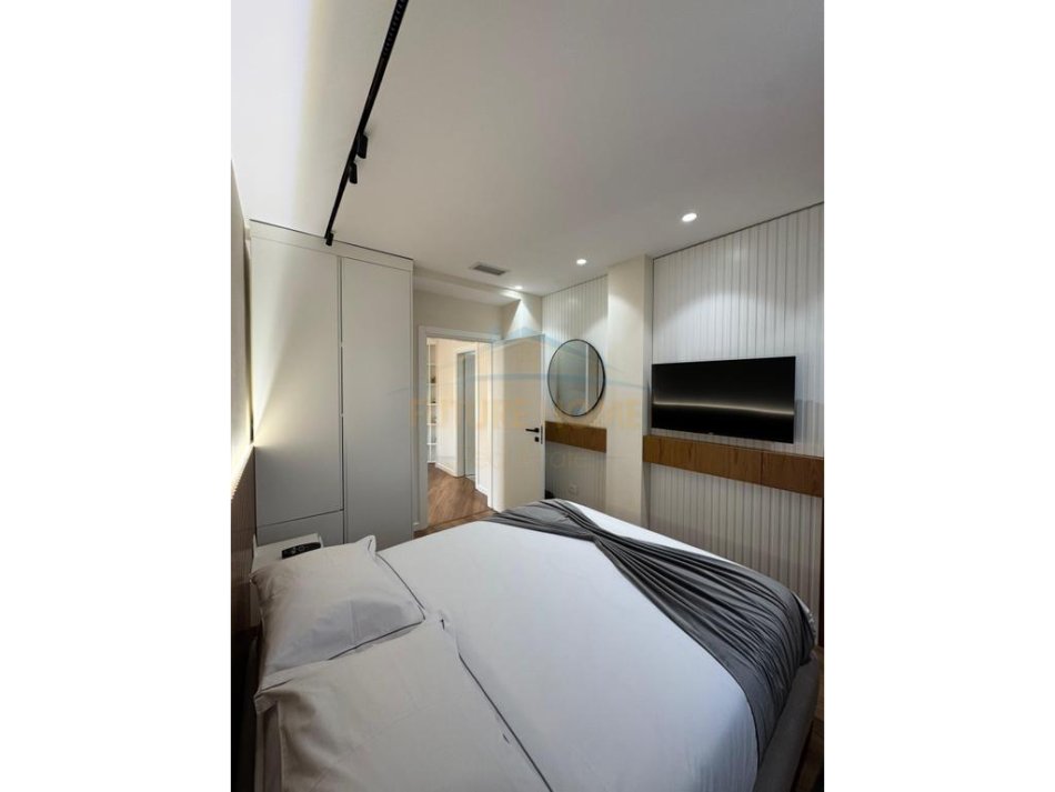 Tirane, shitet 2+1 , 280.000 € (KOPSHTI BOTANIK)