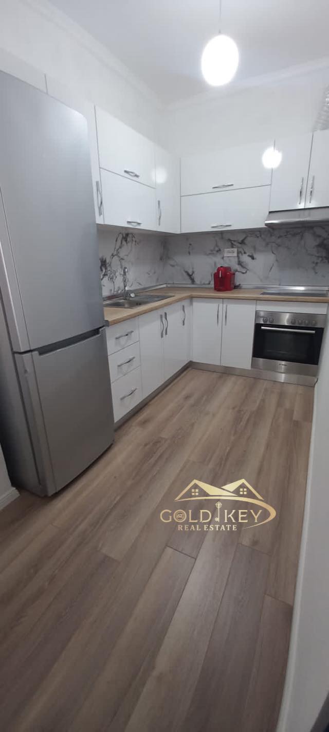 Durres, jepet me qera apartament 1+1+BLK Kati 3, 350 Euro (Rrota Kuqe,Plazh)
