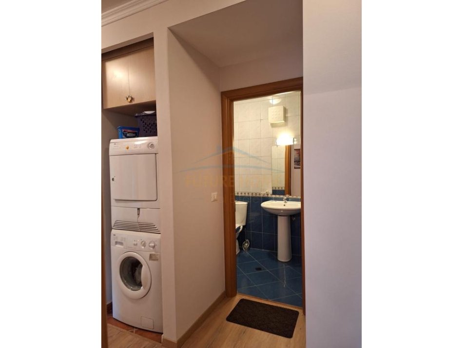 Tirane, jepet me qera apartament 2+1 Kati 5, 99 m² 850 € (Blloku)