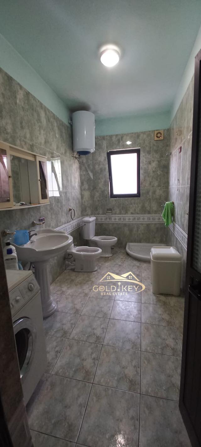 Durres, jepet me qera Vile 3 Katshe Kati 3, 1.000 Euro (Xhafzotaj)