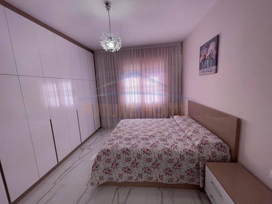 Tirane, jepet me qera apartament 2+1 Kati 6, 98 m² 850 € (Fusha e Aviacionit)