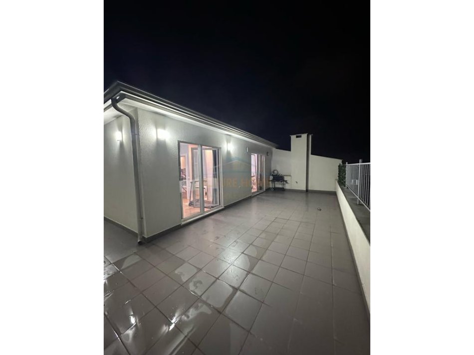 Tirane, shes apartament 2+1 Kati 9, 128 m² 140.000 € (Yzberisht)