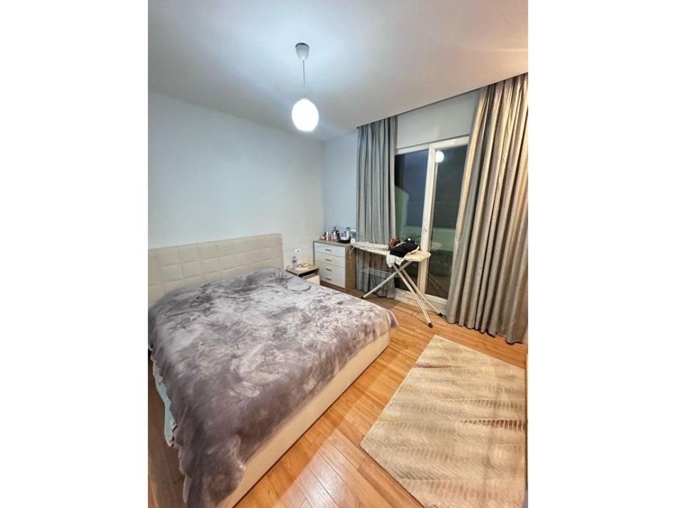 Tirane, shes apartament 2+1 Kati 9, 128 m² 140.000 € (Yzberisht)
