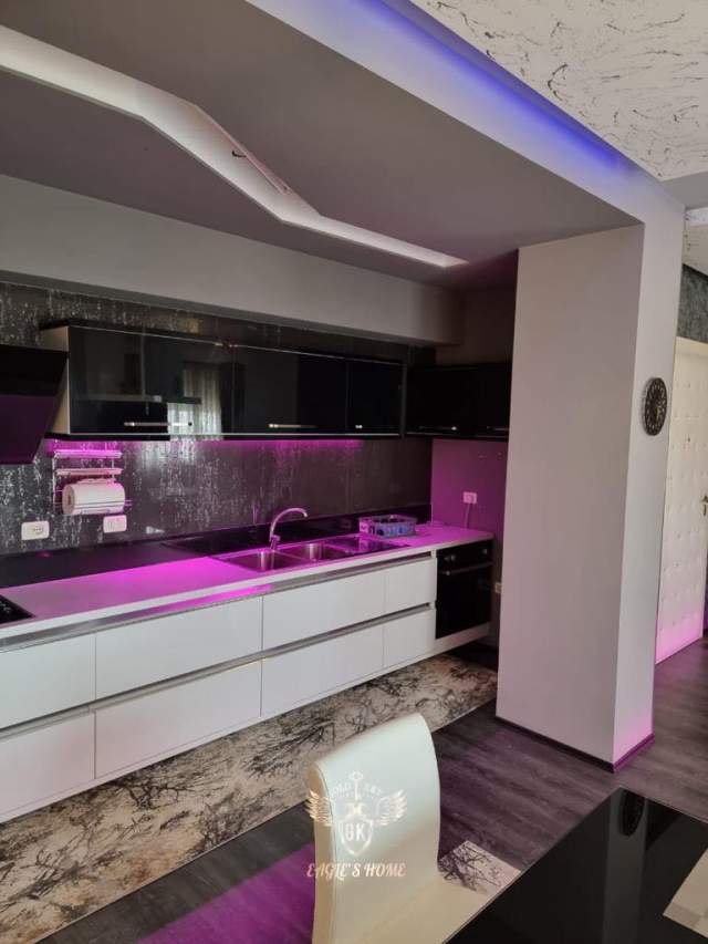 Durres, jepet me qera apartament 1+1+BLK Kati 6, 75 m² 600 Euro (Vila Koral,Plazh)