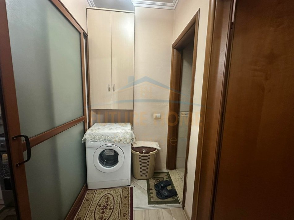 Tirane, jap me qera apartament 1+1 Kati 7, 69 m² 450 € (UNAZA E RE)