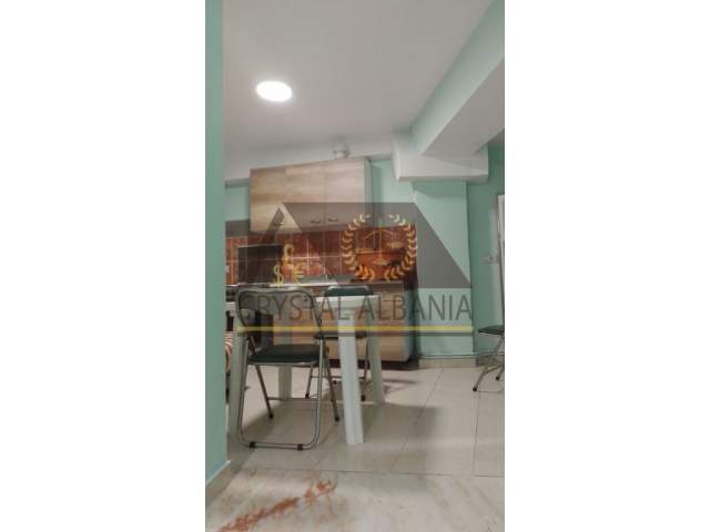 Tirane, jap me qera garsonier 1+1 Kati 2, 55 m² 250 Euro (Vebi Hoxha)
