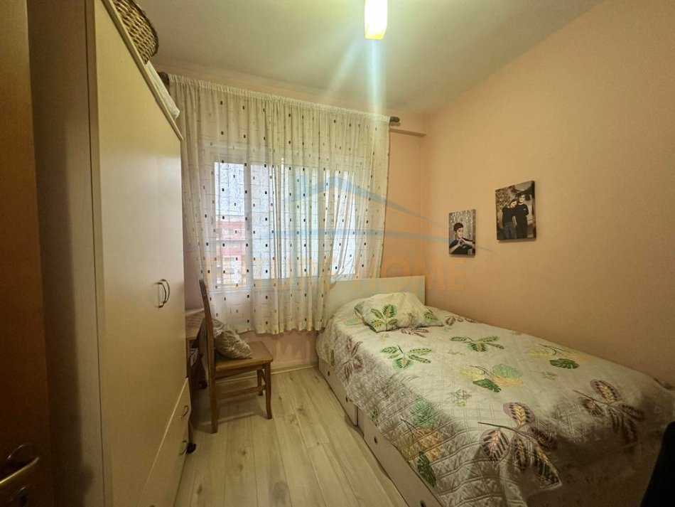 Tirane, jap me qera apartament 1+1 Kati 7, 69 m² 450 € (UNAZA E RE)