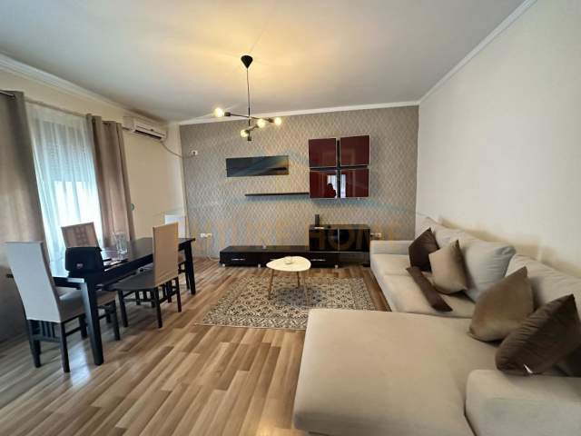 Tirane, jepet me qera apartament 2+1 Kati 4, 82 m² 400 Euro (Kodra E Diellit)