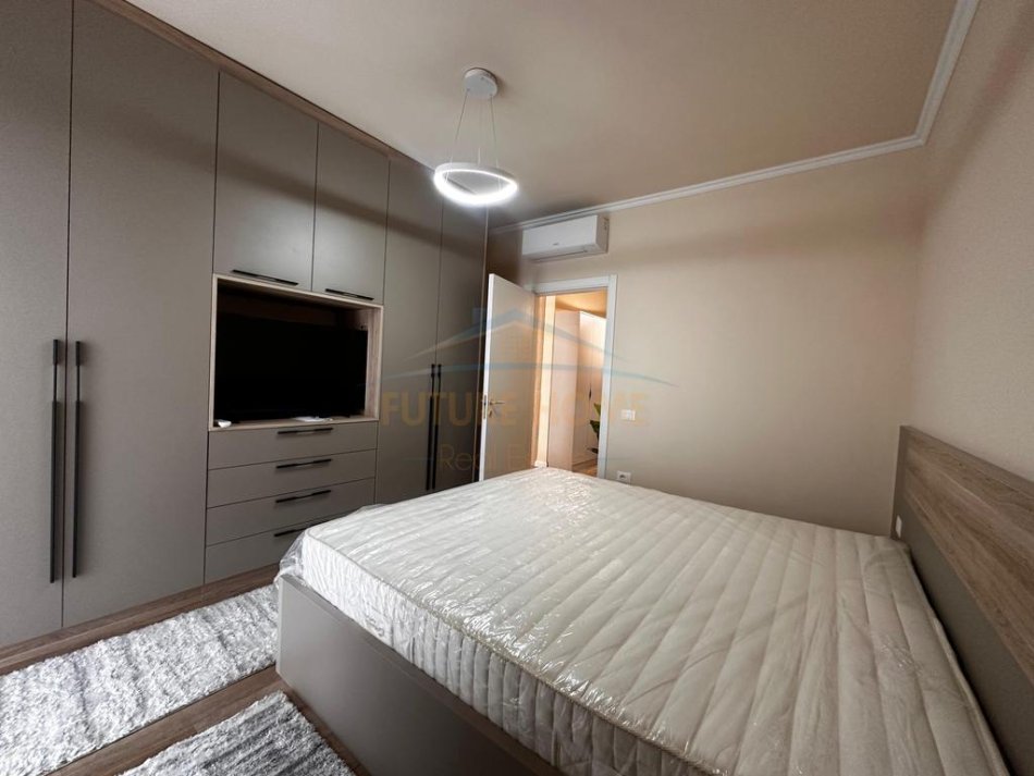 Tirane, jap me qera apartament 1+1 Kati 3, 68 m² 10.000 € (Liqeni i Thate)