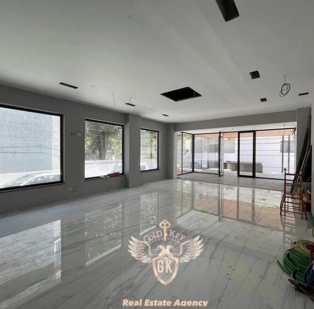 Durres, shes dyqan Kati 0, 61 m² 170.000 Euro (VOLLGA)