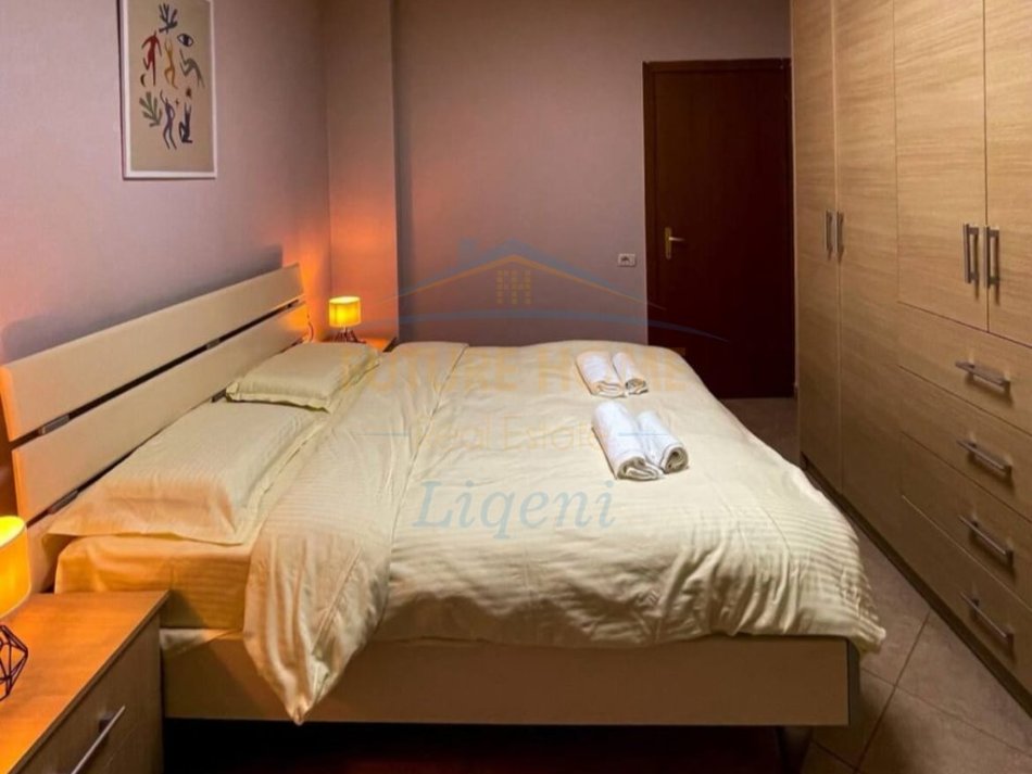 Tirane, jepet me qera apartament 1+1 Kati 3, 61 m² 600 € (Selvia)