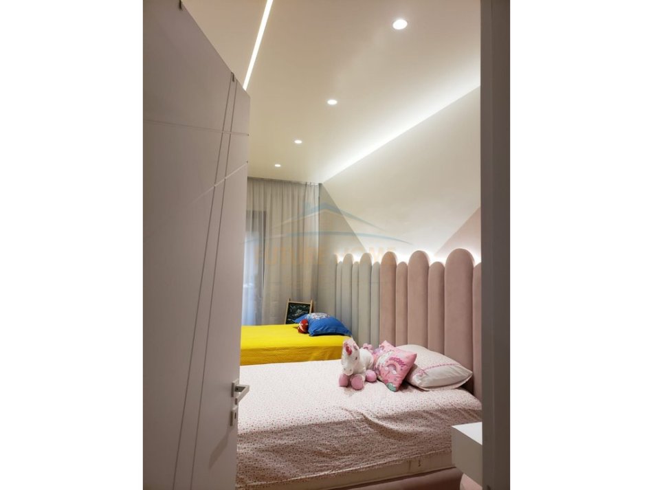 Tirane, shitet apartament 2+1 Kati 1, 119 m² 250.000 € (Unaza e re)