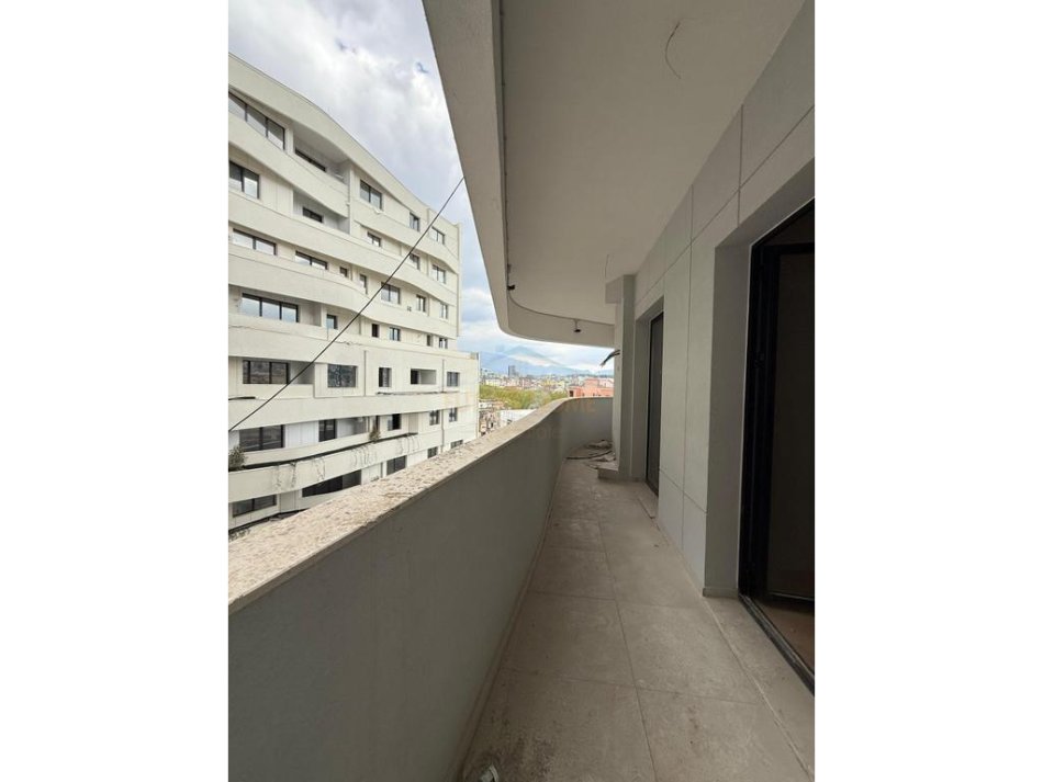 Tirane, shitet apartament 2+1+Ballkon Kati 5, 121 m² 279.000 € (vasil shanto)