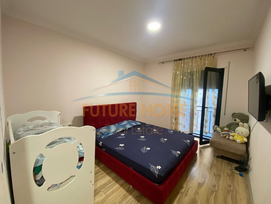Tirane, shitet apartament 3+1 Kati 6, 147 m² 260.000 € (Unaza e re)