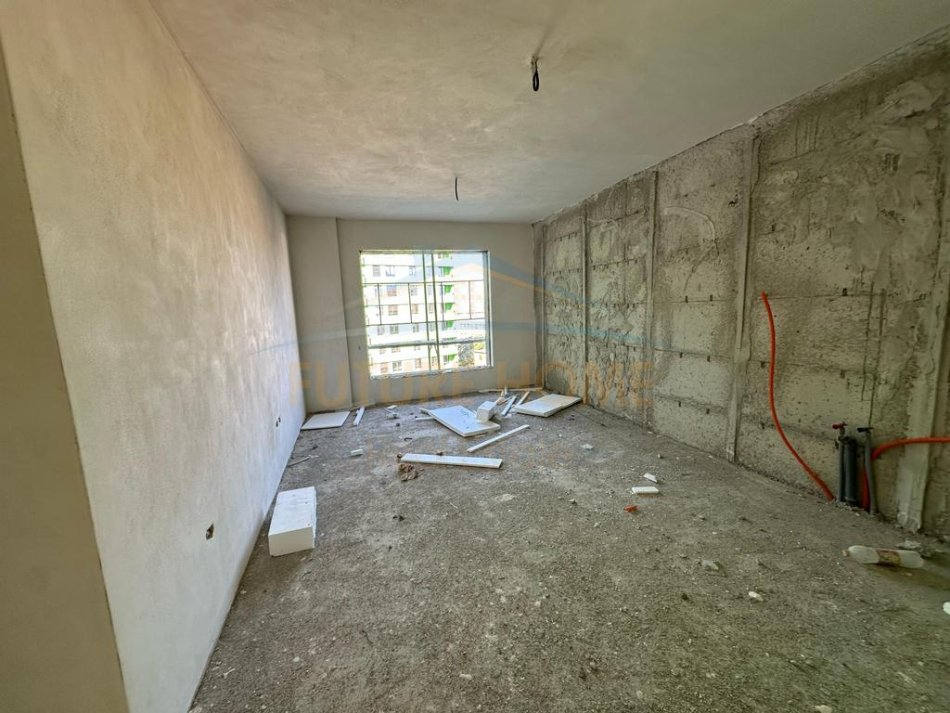 Tirane, shitet apartament 3+1 Kati 4, 121 m² 169.260 € (Rruga 5 Maji, Tiranë)