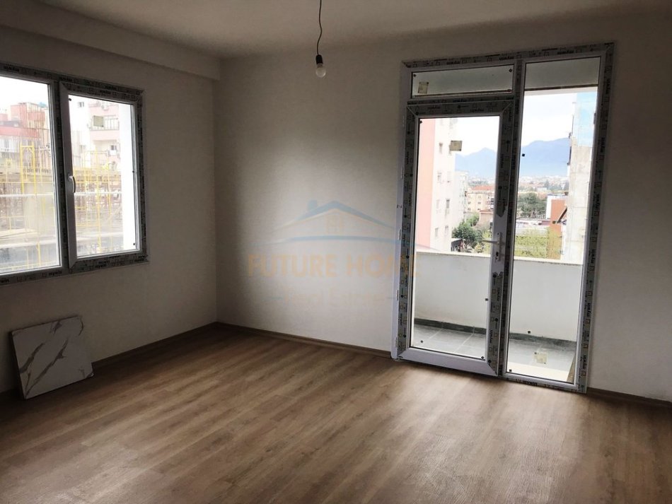 Tirane, jap me qera apartament 2+1 Kati 6, 95 m² 500 € (DRITAN HOXHA)