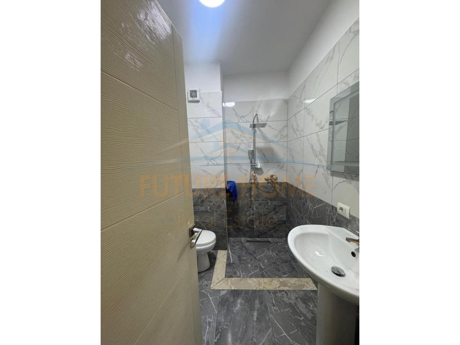Tirane, shitet apartament 1+1 Kati 6, 70 m² 140.000 € (Rruga 5 Maji)