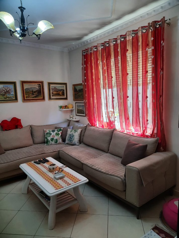 Tirane, shitet apartament 2+1 Kati 5, 86 m² 190.000 € (Zogu i Zi)