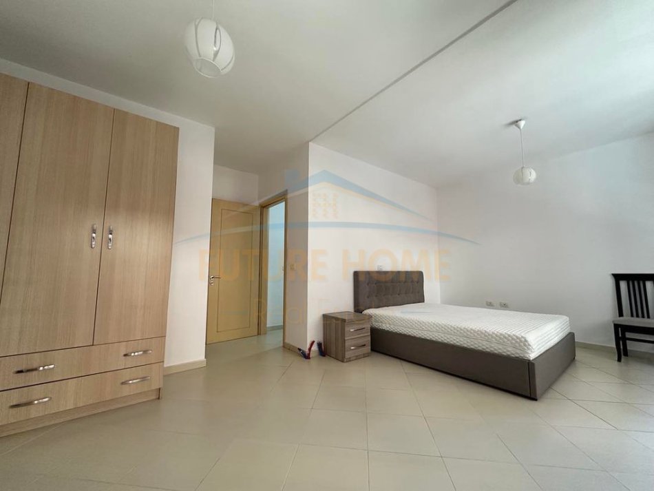 Tirane, jap me qera apartament 1+1 Kati 1, 90 m² 400 € (UNAZA E RE)