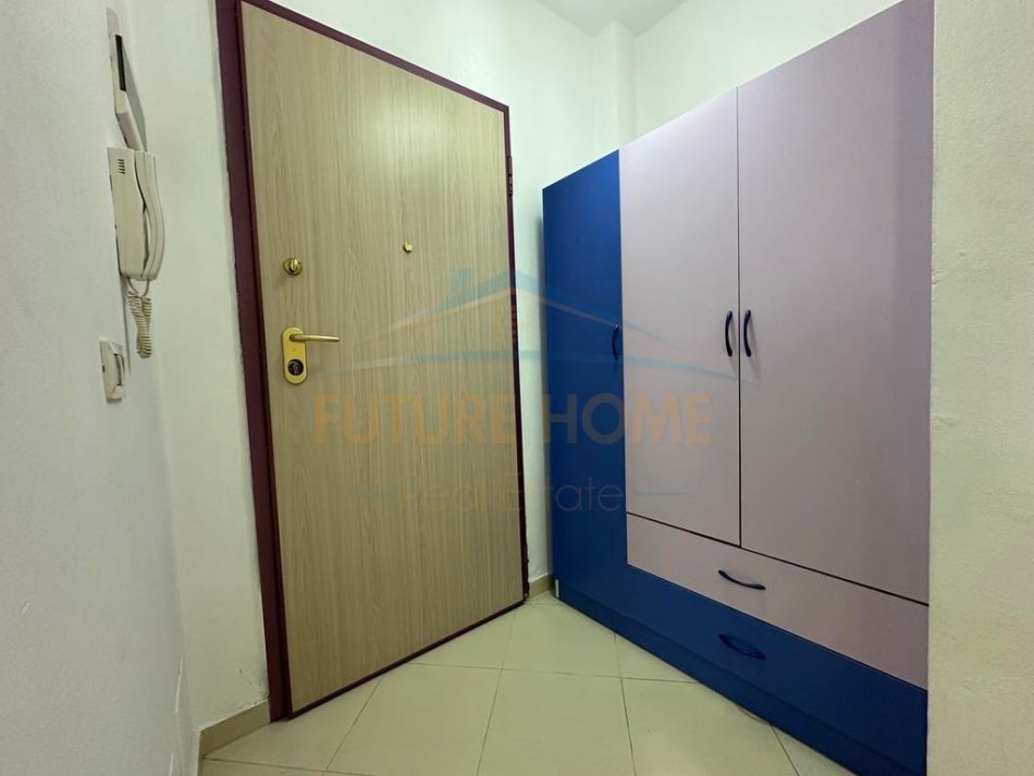 Tirane, jap me qera apartament 1+1 Kati 1, 90 m² 400 € (UNAZA E RE)