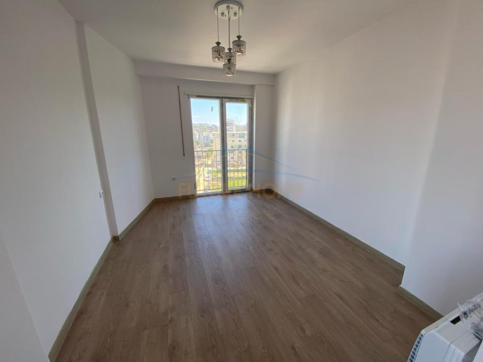 Tirane, jepet me qera apartament 1+1 Kati 5, 74 m² 400 € (Unaza e Re)