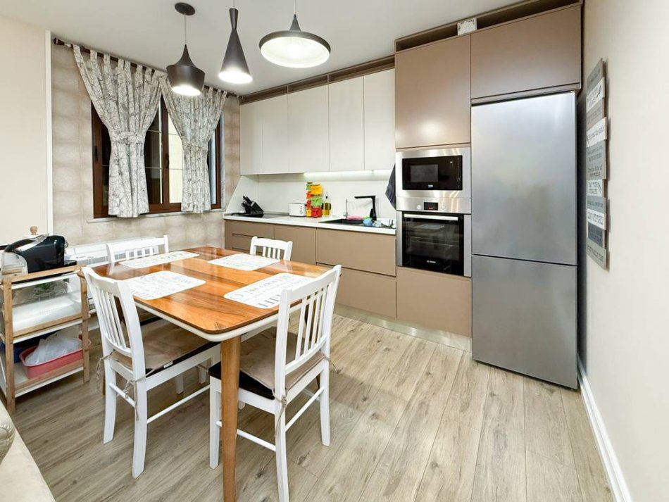 Tirane, shitet Vile Kati 4, 576 m² 1.100.000 € 