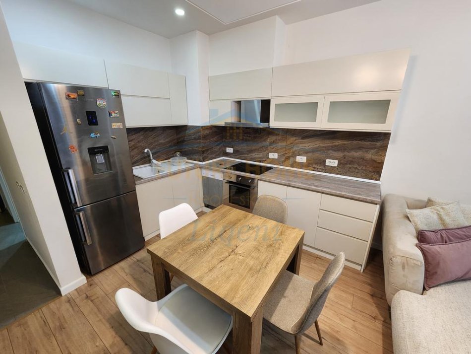 Tirane, jepet me qera apartament 2+1 Kati 1, 86 m² 800 € (Residenca Kodra e Djellit 1)