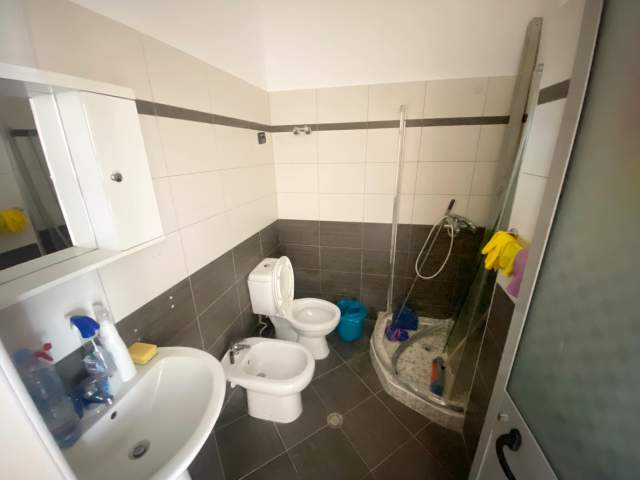 Durres, shes apartament 1+1+BLK Kati 9, 45.000 Euro (Ish Urt-Ja,Lagja 17 Durres)