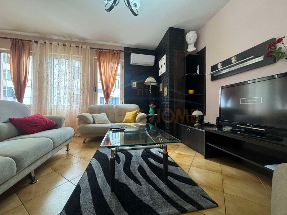 Tirane, jepet me qera apartament 2+1+Ballkon Kati 2, 96 m² 550 € (KODRA DIELLIT)   UNA52066