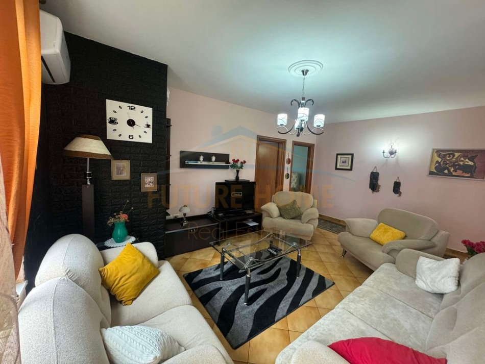 Tirane, jepet me qera apartament 2+1+Ballkon Kati 2, 96 m² 550 € (KODRA DIELLIT)   UNA52066