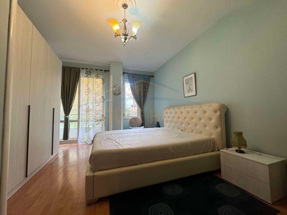 Tirane, jepet me qera apartament 2+1+Ballkon Kati 2, 96 m² 550 € (KODRA DIELLIT)   UNA52066