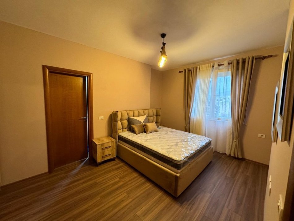 Tirane, jap me qera apartament 2+1 Kati 9, 97 m² 700 € (Rruga Fuat Toptani)