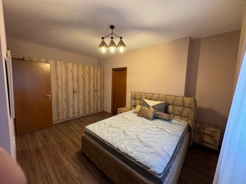 Tirane, jap me qera apartament 2+1 Kati 9, 97 m² 700 € (Rruga Fuat Toptani)