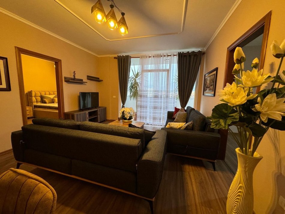Tirane, jap me qera apartament 2+1 Kati 9, 97 m² 700 € (Rruga Fuat Toptani)