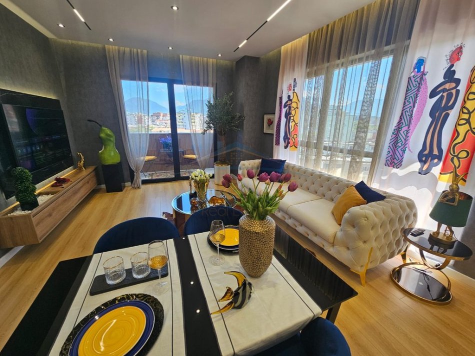Tirane, shitet apartament 2+1+Ballkon Kati 6, 98 m² 279.000 € (vasil shanto)