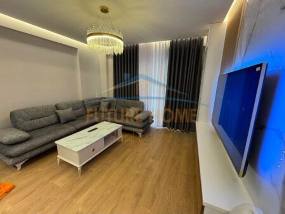 Tirane, shitet apartament 2+1 Kati 3, 90 m² 300.000 € (Liqeni i Thate)