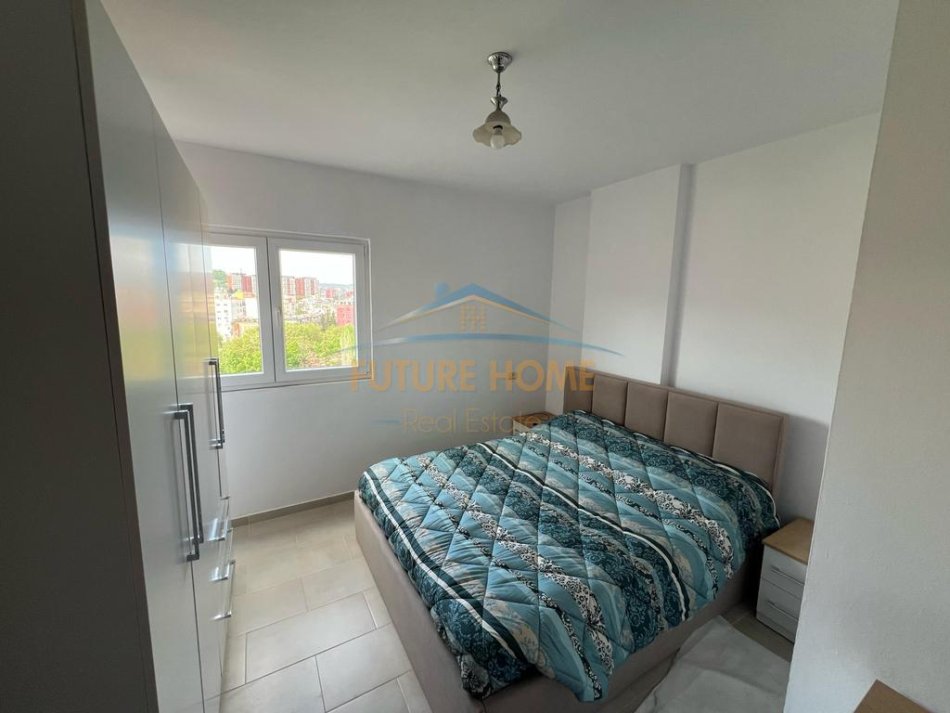 Tirane, jepet me qera apartament 1+1 Kati 7, 60 m² 600 € (Bulevardi Bajram Curri)
