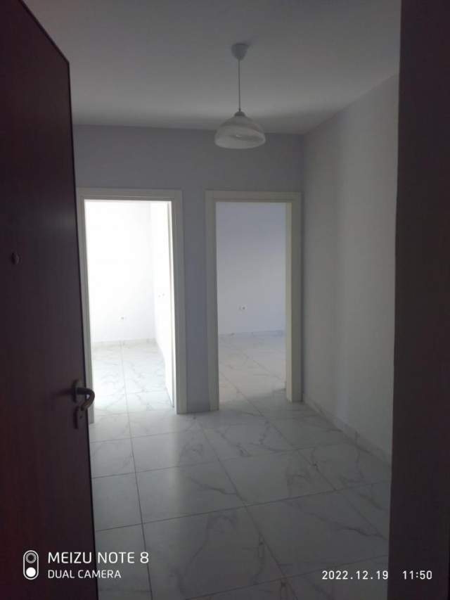 Tirane, jepet me qera apartament 3+1 Kati 2, 96 m² 450 Euro (MUHAMET GJOLLESHA)