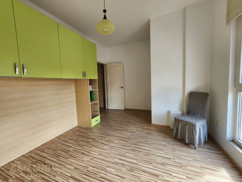 Tirane, jepet me qera apartament 2+1 Kati 5, 100 m² 600 € (Myslym Shyri)