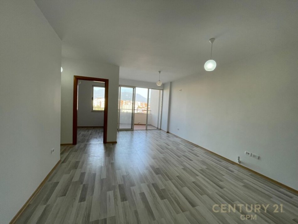 Tirane, shitet apartament 2+1+Ballkon Kati 7, 110 m² 138.000 € (në zonën Yzberishtit)