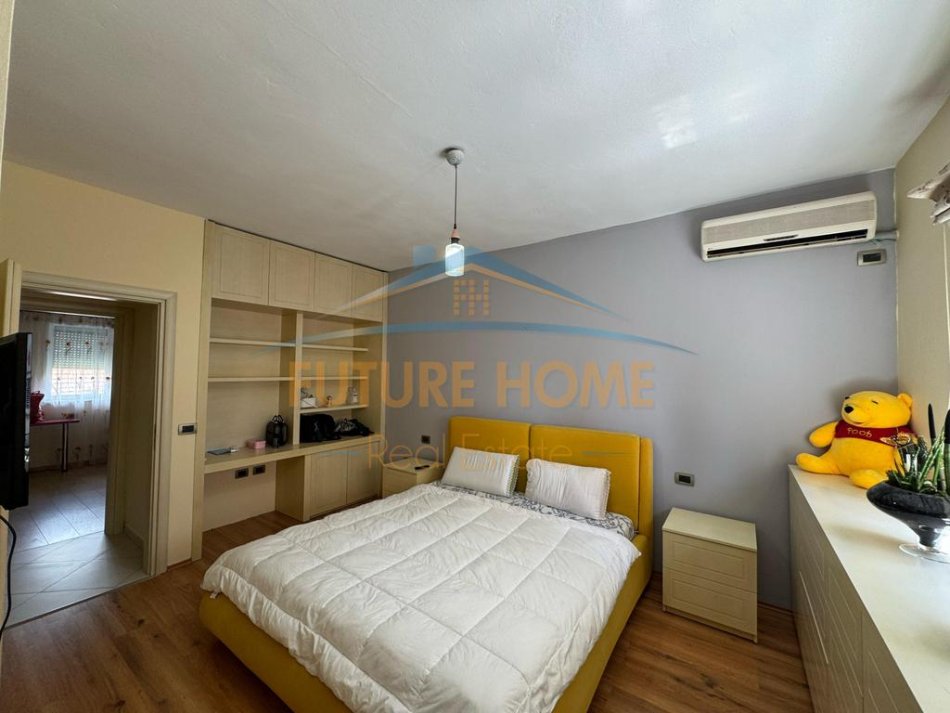 Tirane, jepet me qera apartament 2+1 Kati 2, 85 m² 750 € (Komuna e Parisit)
