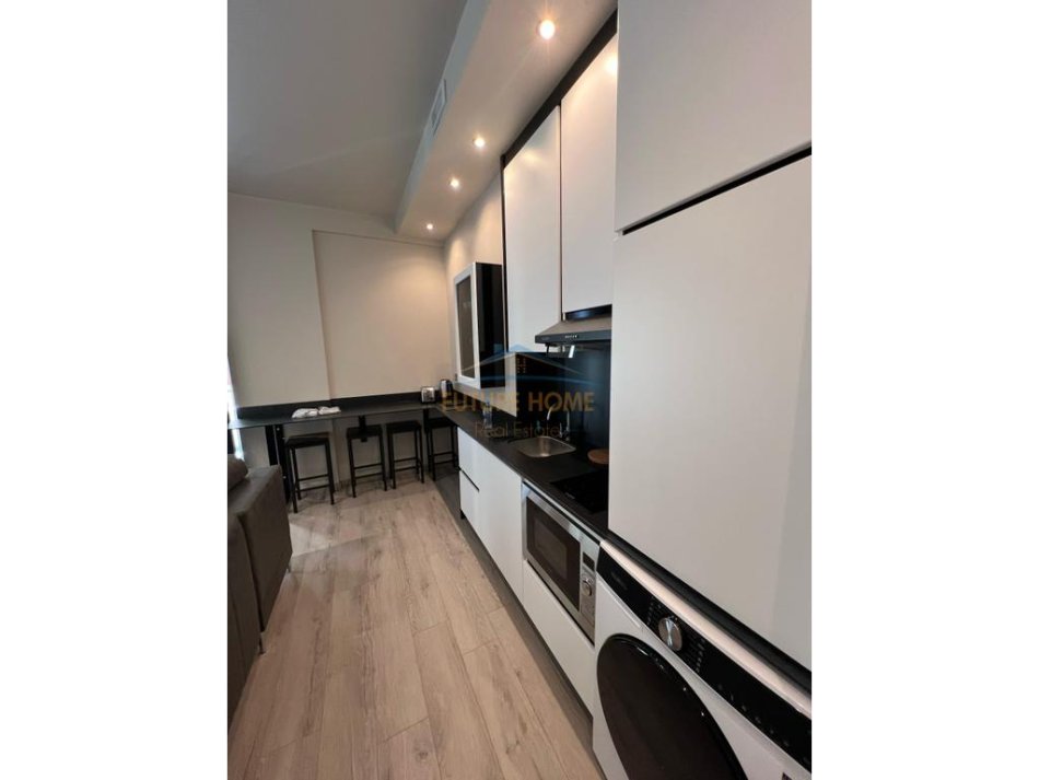 Tirane, jepet me qera apartament 1+1 Kati 2, 50 m² 600 € (Liqeni i That)
