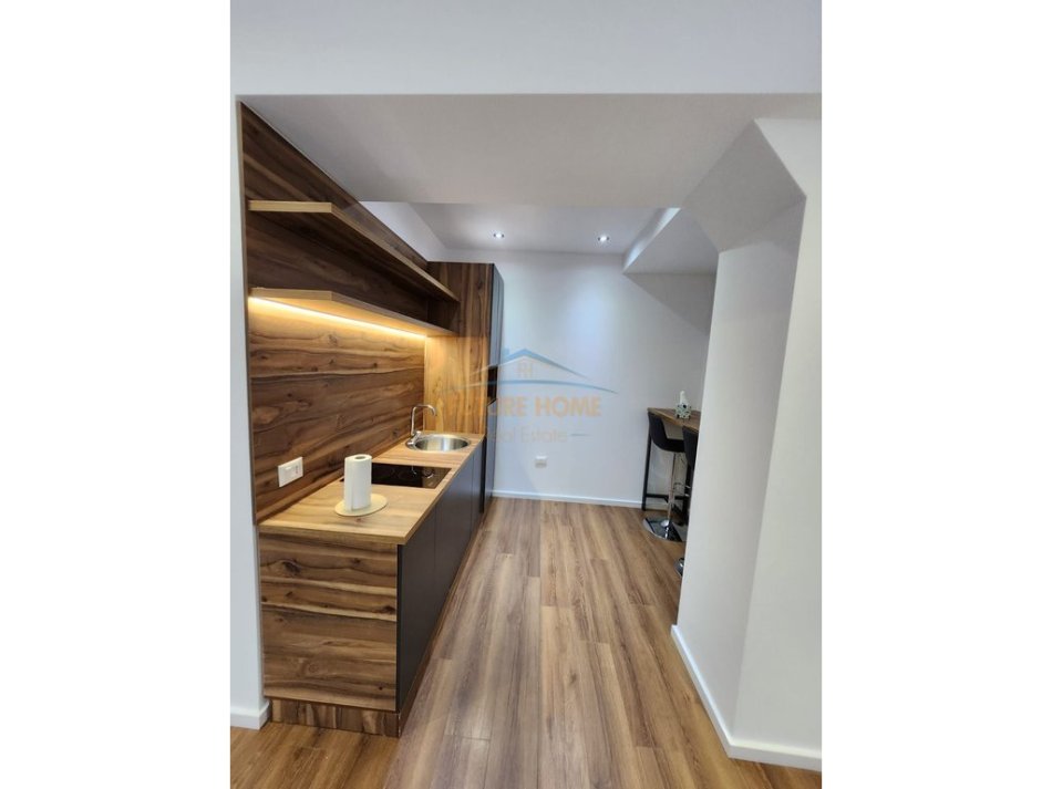 Tirane, jepet me qera apartament 1+1 Kati 11, 75 m² 1.000 € (Rruga e Kavajes)