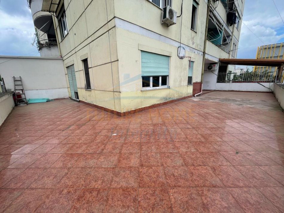 Tirane, jepet me qera apartament 2+1 Kati 1, 97 m² 800 € (Rruga e Elbasanit)