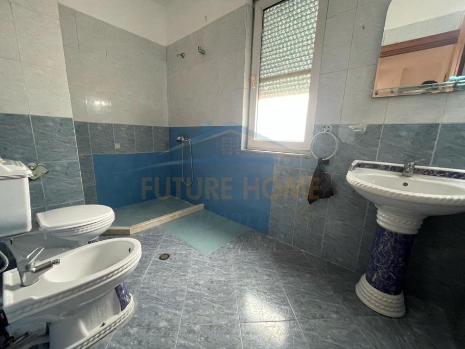Tirane, jepet me qera apartament 2+1 Kati 1, 97 m² 800 € (Rruga e Elbasanit)