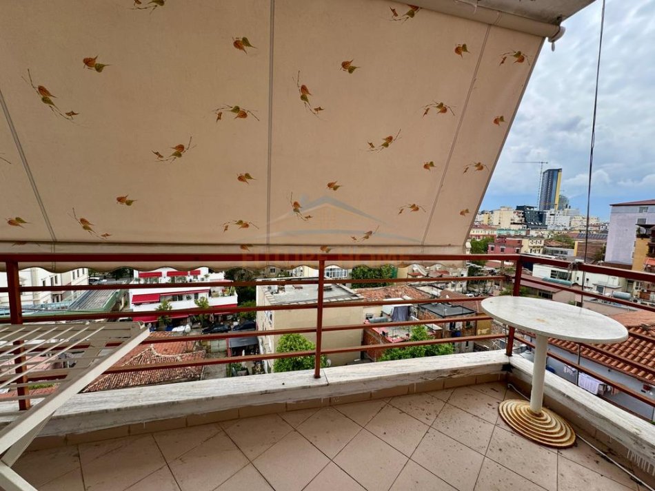 Tirane, jepet me qera apartament 1+1 Kati 6, 67 m² 650 € (Rruga e Bogdanve)