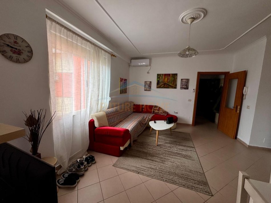 Tirane, jepet me qera apartament 1+1 Kati 6, 67 m² 650 € (Rruga e Bogdanve)